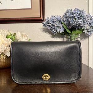 Vintage Coach Pocket Purse